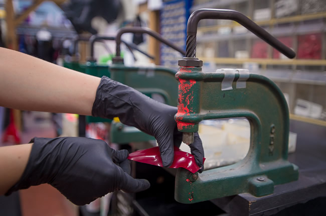 Polymorphe hole punching