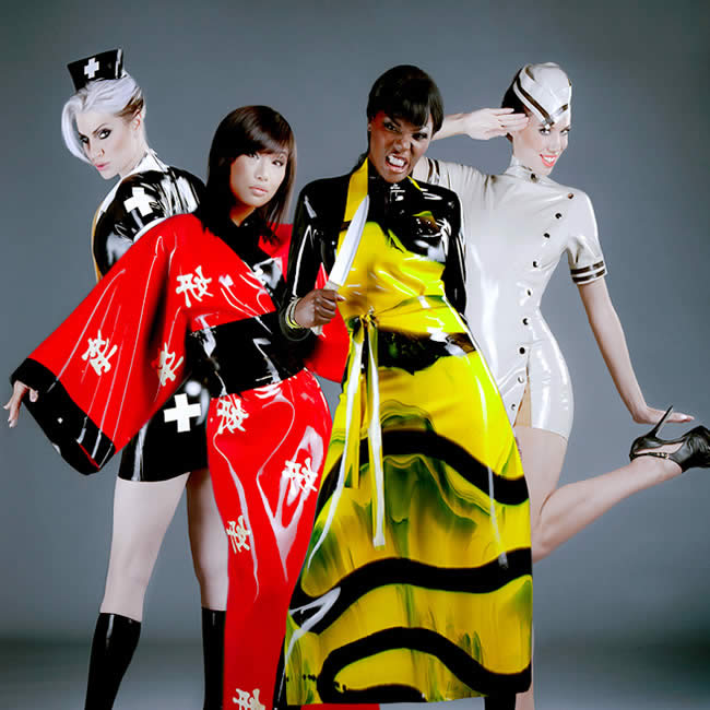 LATEX<br><strong>COSPLAY</strong>